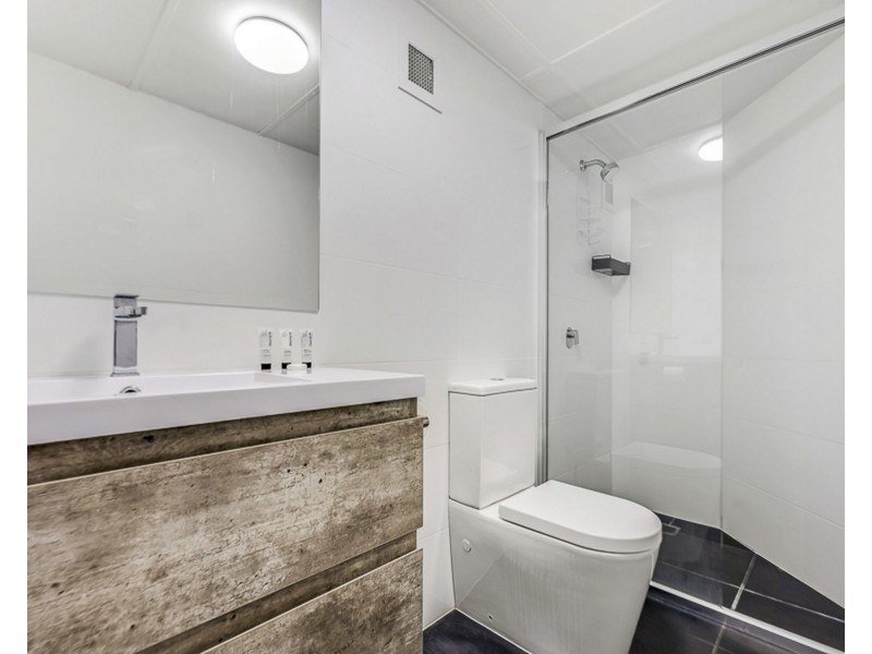 92/114 The Esplanade, Surfers Paradise QLD 4217