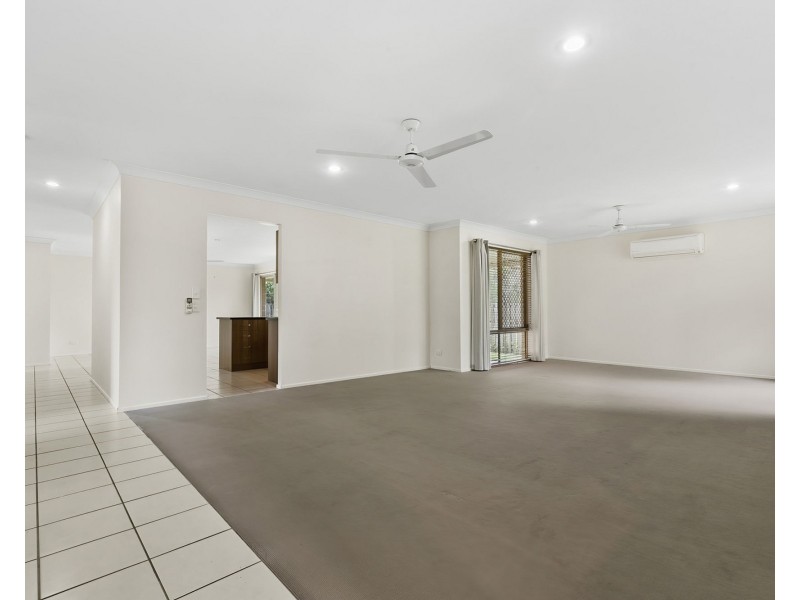18 Christopher Place, Morayfield QLD 4506