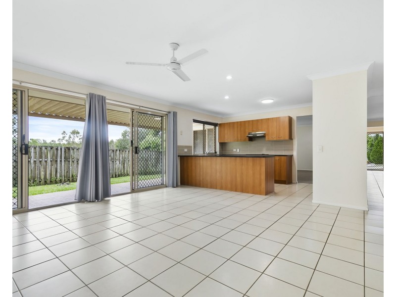 18 Christopher Place, Morayfield QLD 4506