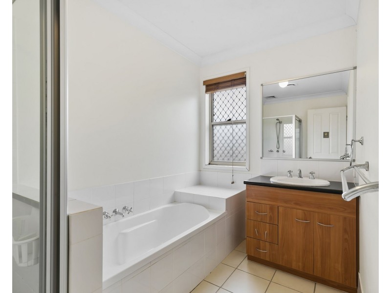 18 Christopher Place, Morayfield QLD 4506