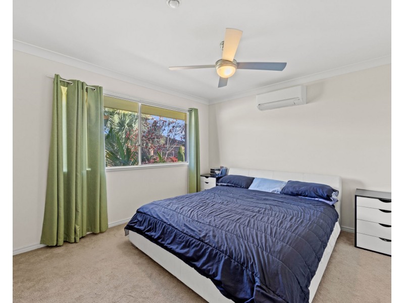 5 Napier Court, Pacific Pines QLD 4211