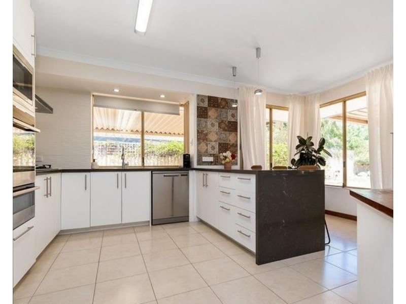 12 Westerley Way, Cooloongup WA 6168