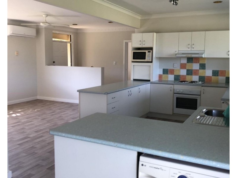 2a Louise Drive, Beachmere QLD 4510