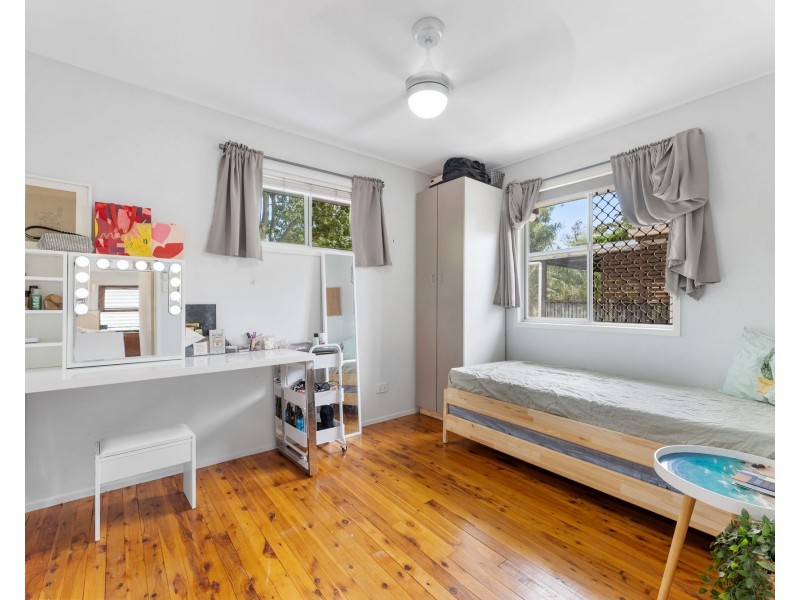 24 Folkstone Avenue, Albany Creek QLD 4035