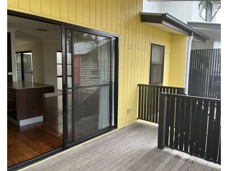 135 Bates Lane, Toowong QLD 4066