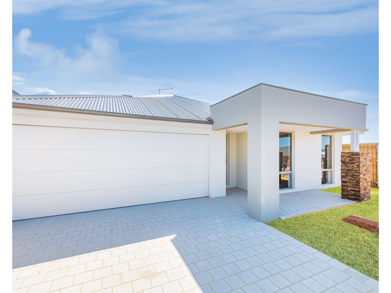 10 Bulloo Loop, Ellenbrook WA 6069