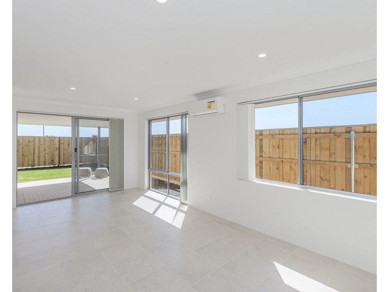 10 Bulloo Loop, Ellenbrook WA 6069