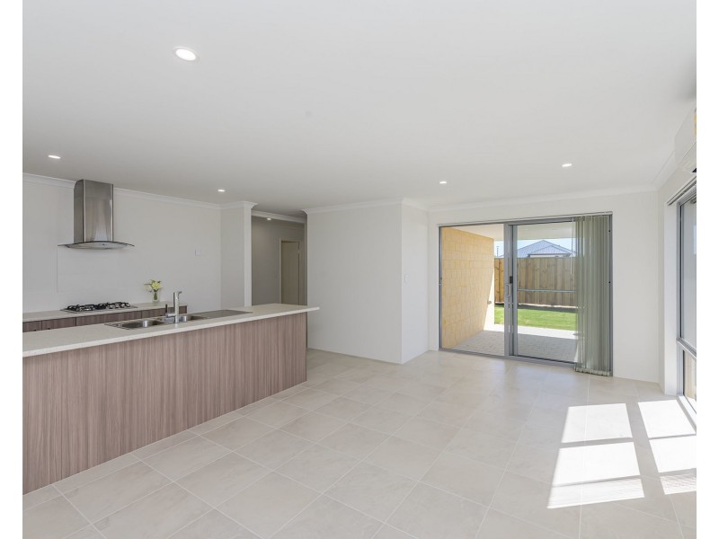 10 Bulloo Loop, Ellenbrook WA 6069