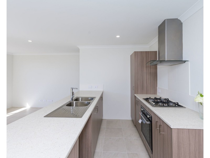 10 Bulloo Loop, Ellenbrook WA 6069