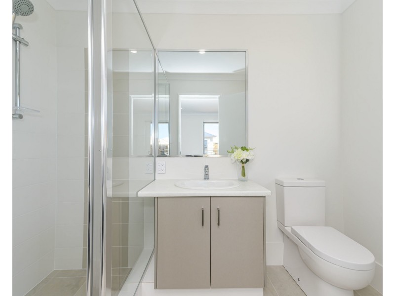 10 Bulloo Loop, Ellenbrook WA 6069