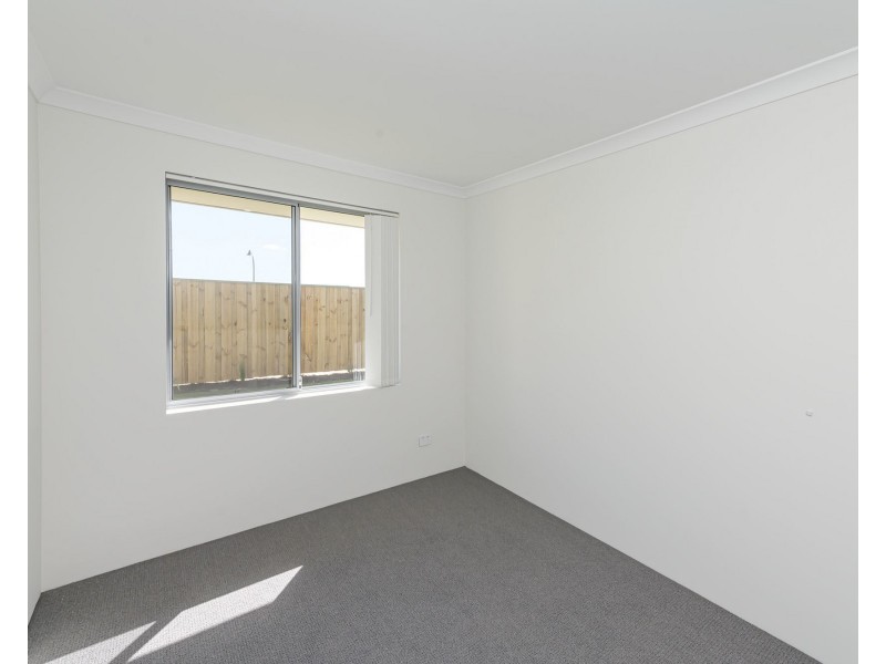 10 Bulloo Loop, Ellenbrook WA 6069