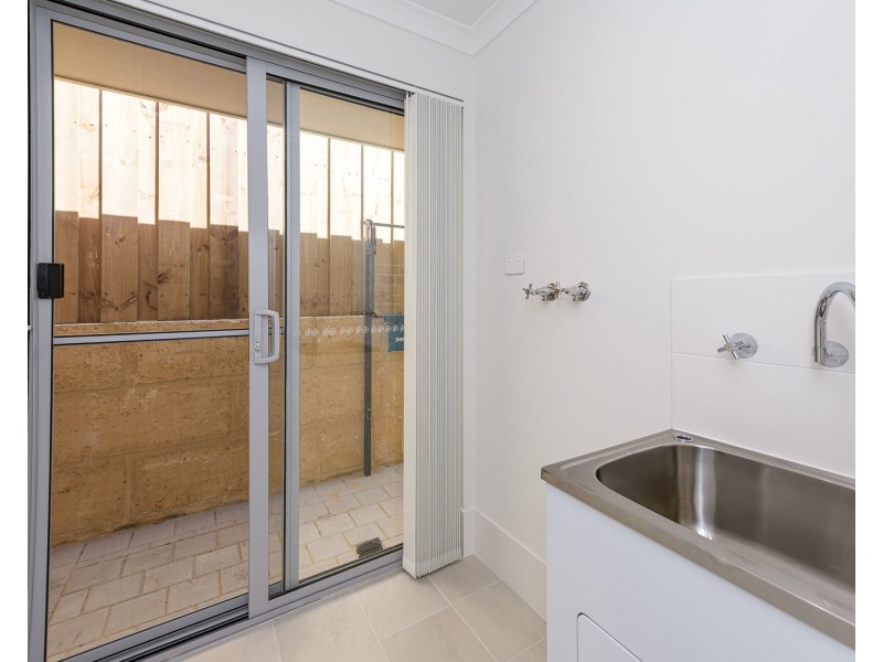 10 Bulloo Loop, Ellenbrook WA 6069