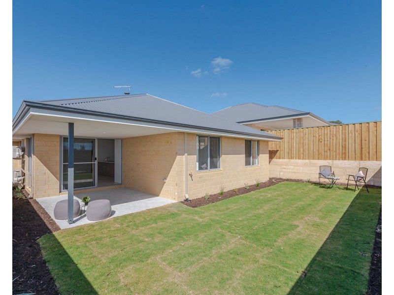 10 Bulloo Loop, Ellenbrook WA 6069