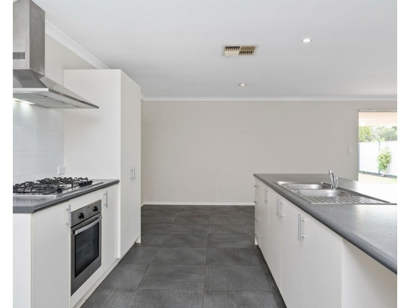 11 Eglinton Terrace, Dudley Park WA 6210