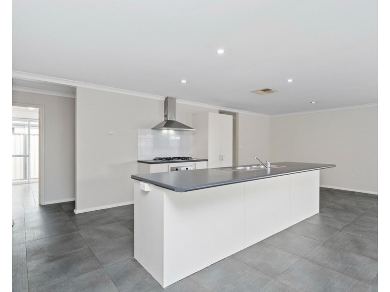 11 Eglinton Terrace, Dudley Park WA 6210