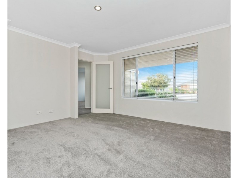 11 Eglinton Terrace, Dudley Park WA 6210