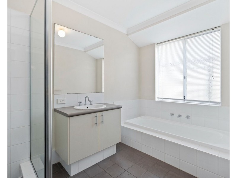 11 Eglinton Terrace, Dudley Park WA 6210