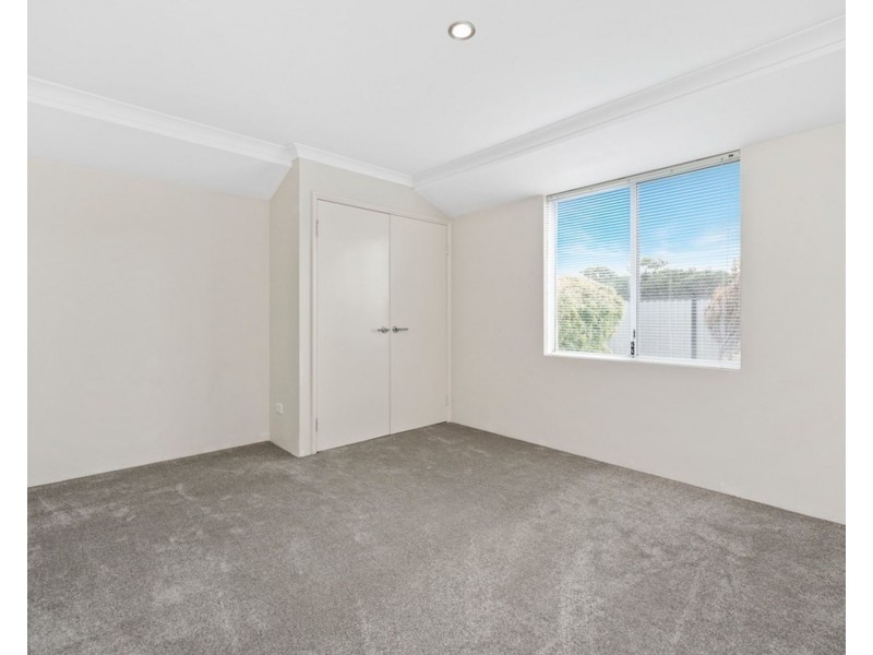 11 Eglinton Terrace, Dudley Park WA 6210