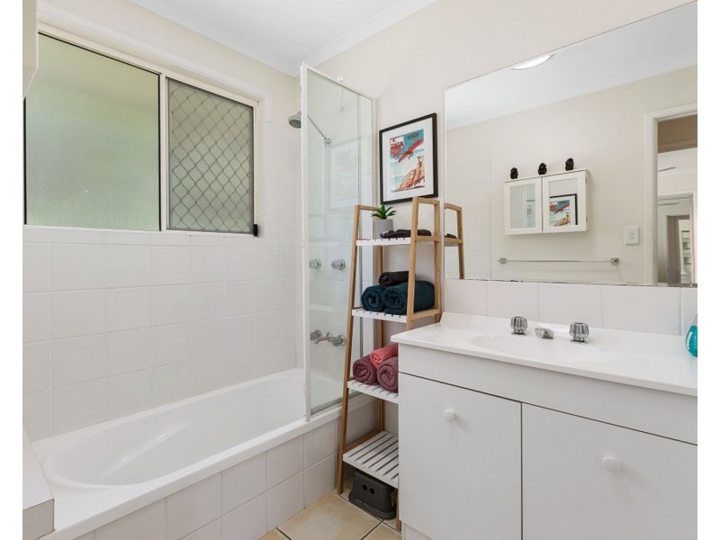 8 Yvonne Street, Highworth QLD 4560