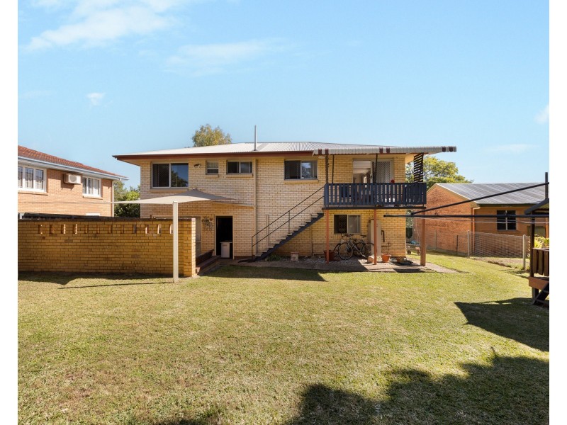 16 Cherry Street, Brighton QLD 4017