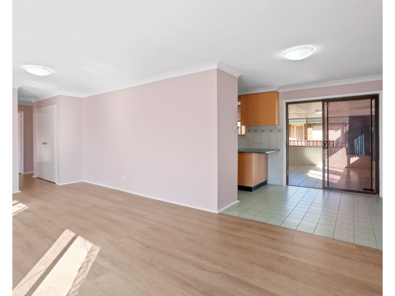 1/74 Fenton Crescent, Minto NSW 2566