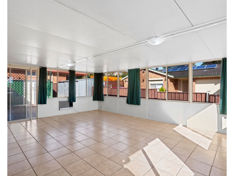 1/74 Fenton Crescent, Minto NSW 2566