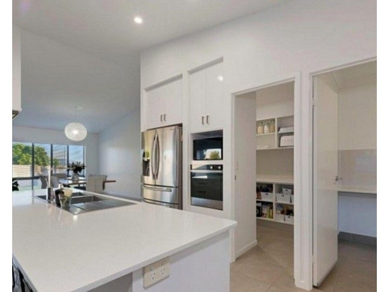 1 Dahlia Court, Kalkie QLD 4670