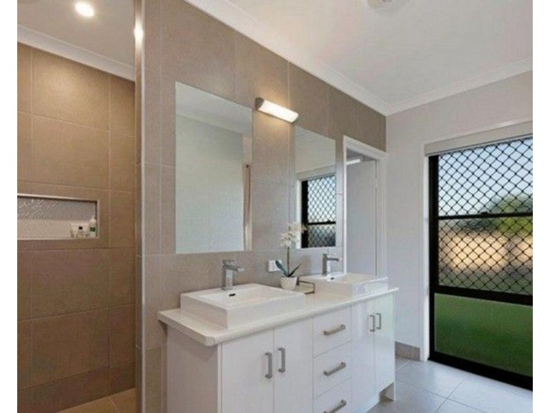 1 Dahlia Court, Kalkie QLD 4670