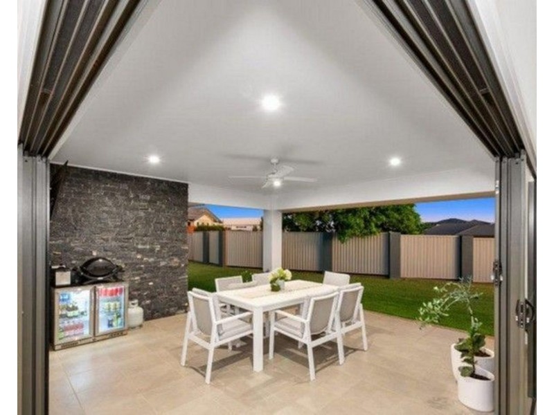 1 Dahlia Court, Kalkie QLD 4670