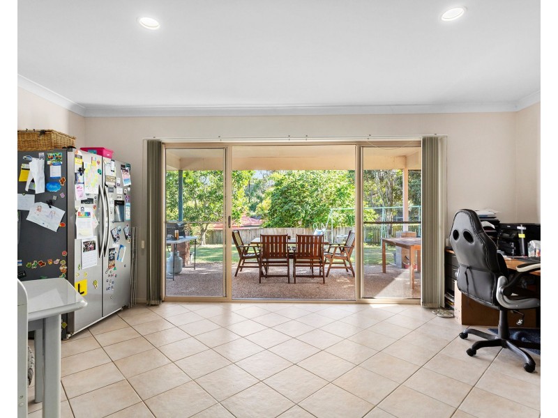 81 Hillenvale Avenue, Arana Hills QLD 4054