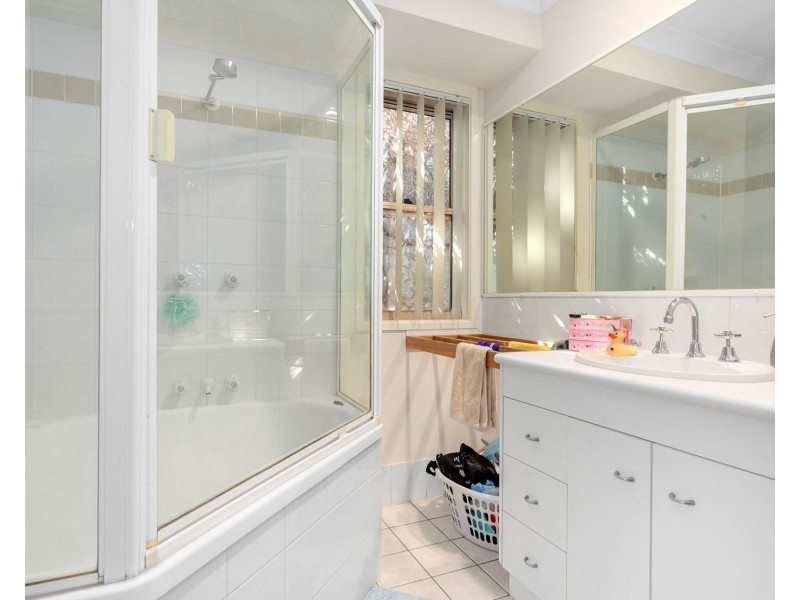 81 Hillenvale Avenue, Arana Hills QLD 4054