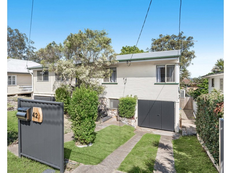 42 Roseneath Parade, Wynnum West QLD 4178