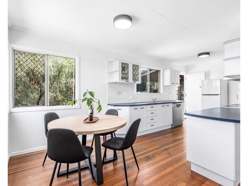 42 Roseneath Parade, Wynnum West QLD 4178