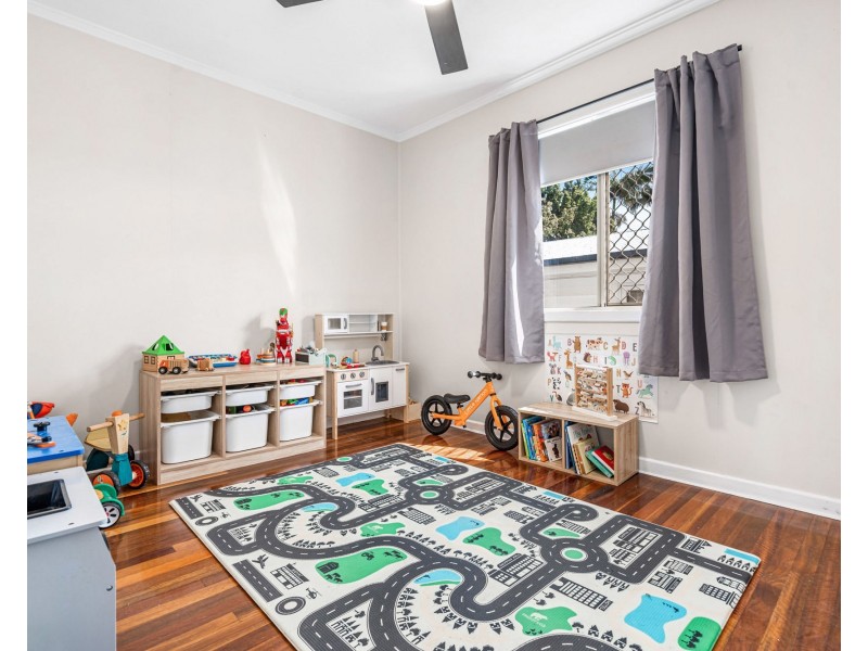 42 Roseneath Parade, Wynnum West QLD 4178