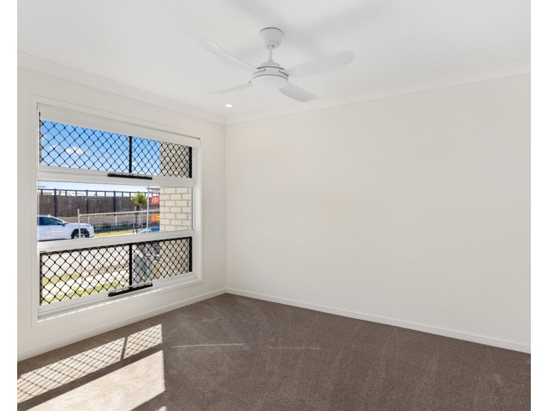 10 Silvertail Street, Redbank Plains QLD 4301