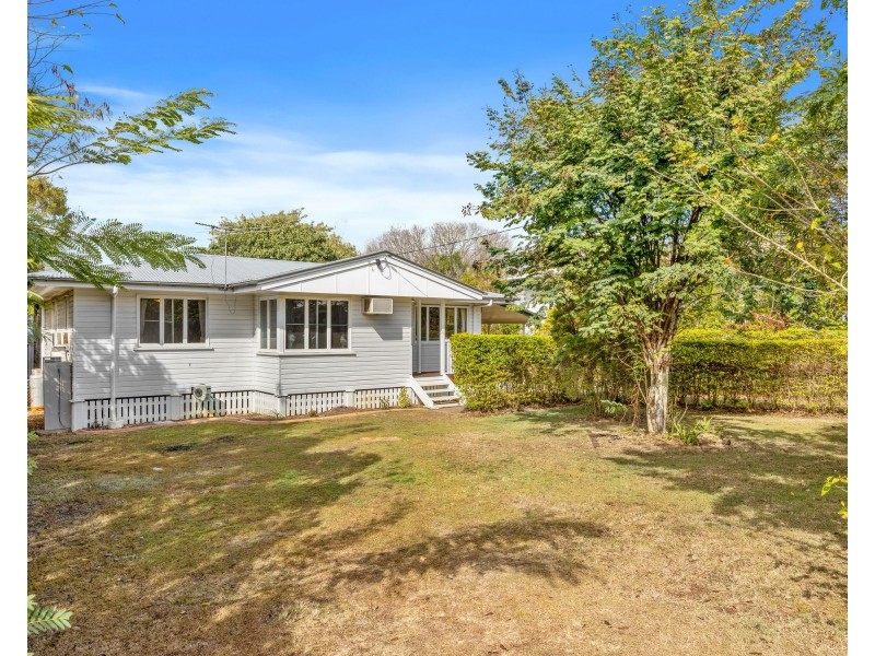 6 Peacock Street, One Mile QLD 4305