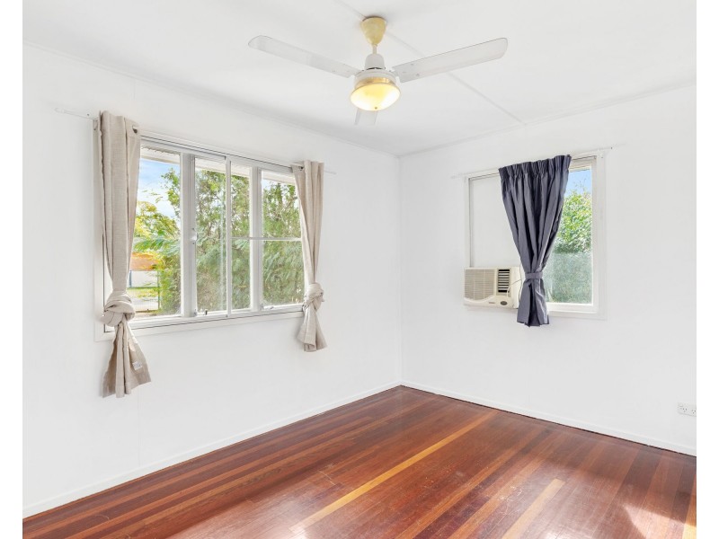 6 Peacock Street, One Mile QLD 4305