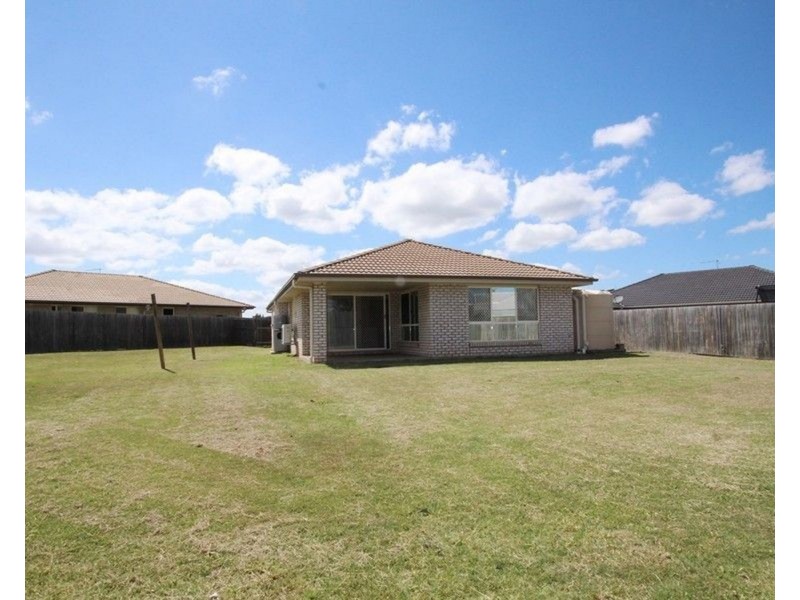 11 Spoonbill Court, Lowood QLD 4311