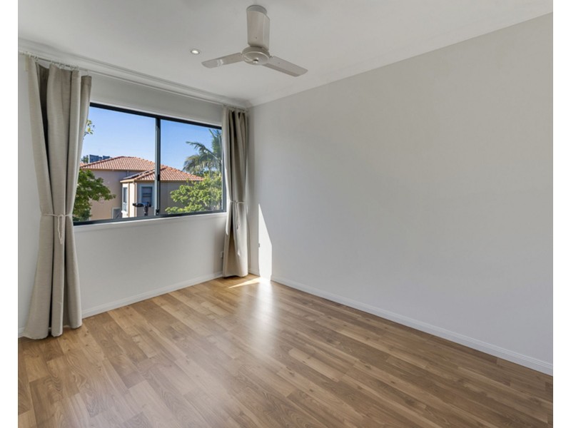 46/20 Fairway Drive, Clear Island Waters QLD 4226