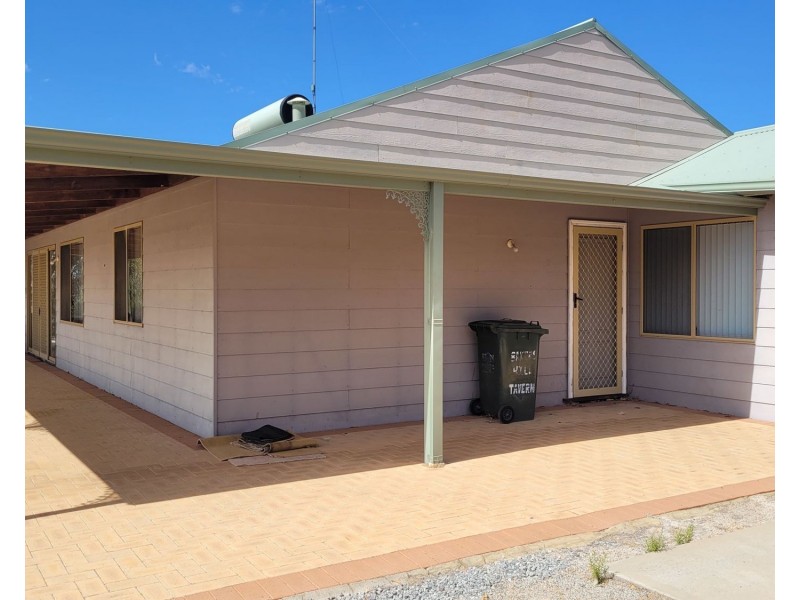 208 Almond Ave, Bakers Hill WA 6562