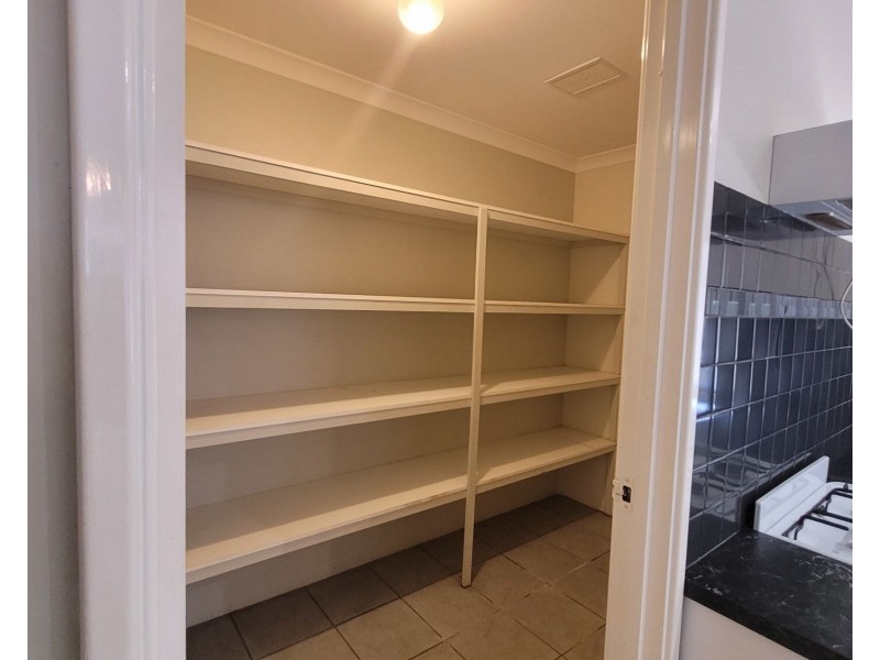 208 Almond Ave, Bakers Hill WA 6562