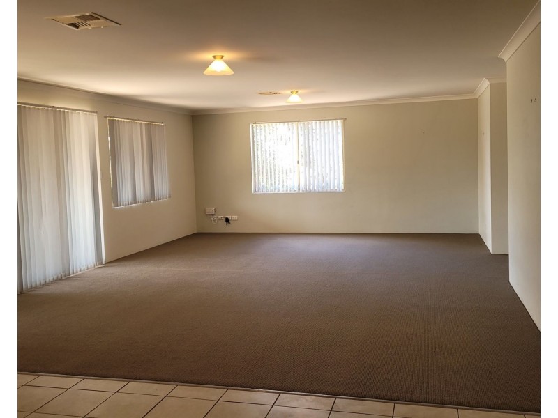 208 Almond Ave, Bakers Hill WA 6562