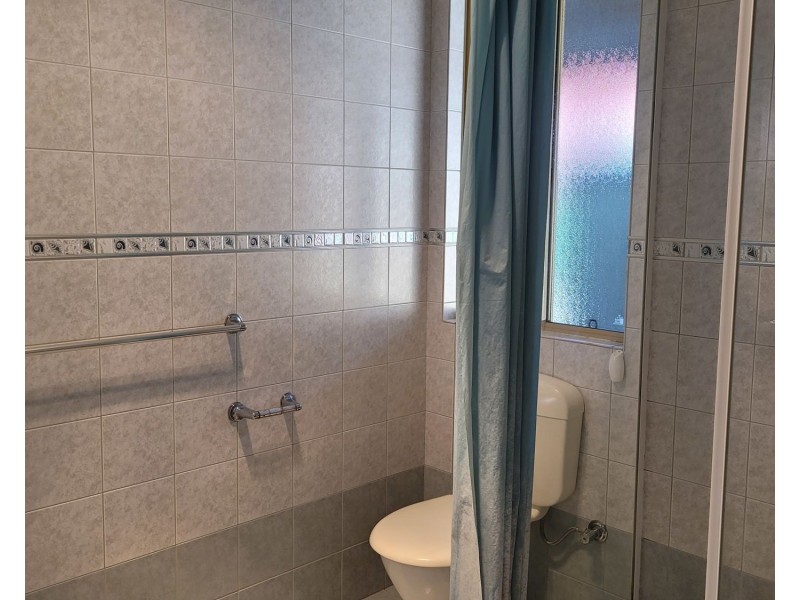 208 Almond Ave, Bakers Hill WA 6562