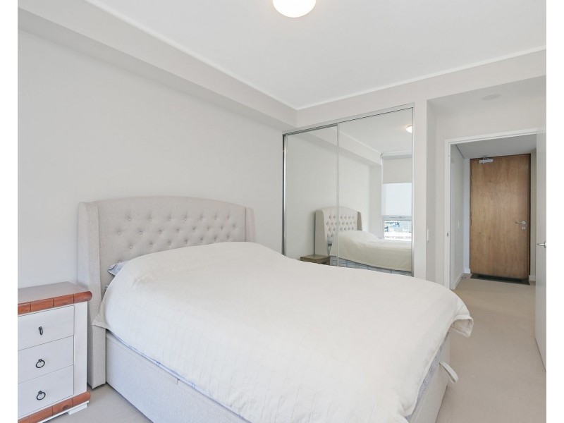 704/18 Cecil Avenue, Cannington WA 6107