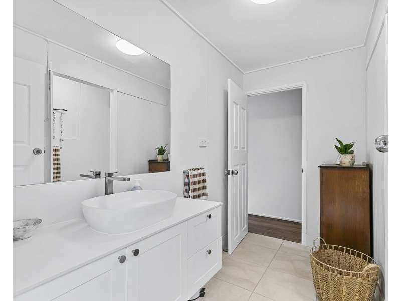 127 Moreton Terrace, Beachmere QLD 4510