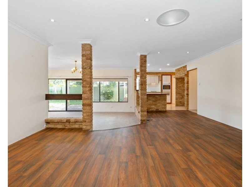 10 Cederdale Way, Safety Bay WA 6169