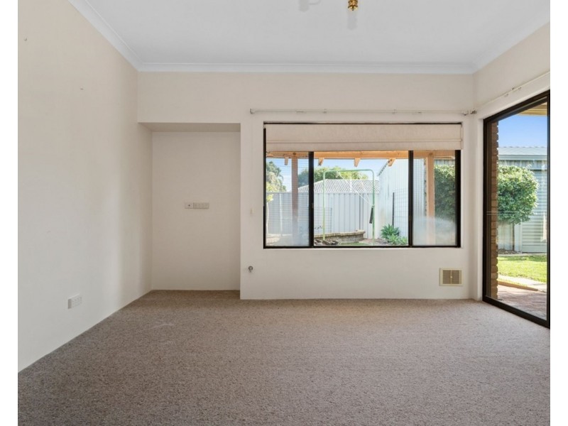 10 Cederdale Way, Safety Bay WA 6169