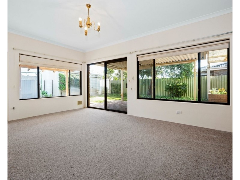 10 Cederdale Way, Safety Bay WA 6169