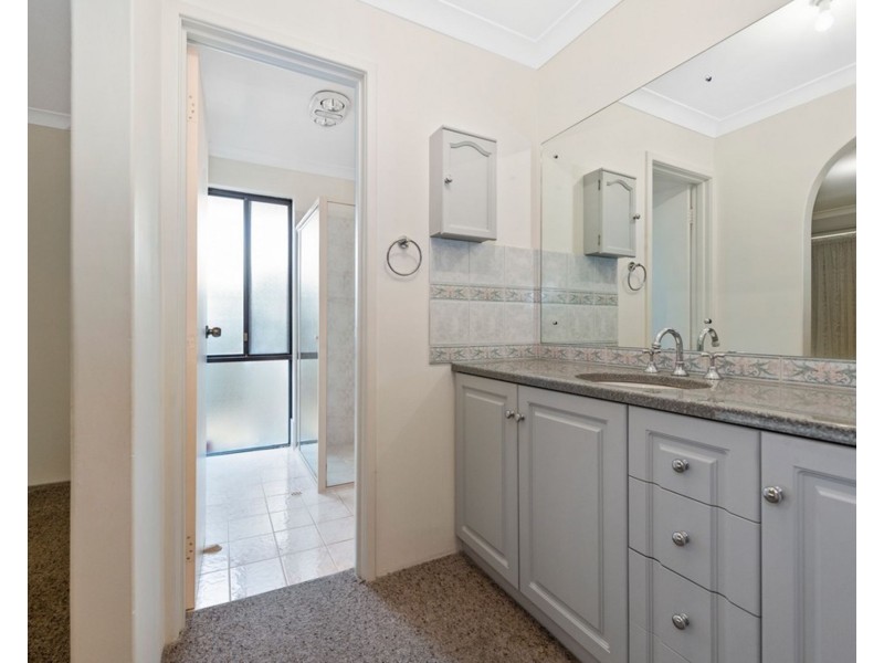 10 Cederdale Way, Safety Bay WA 6169