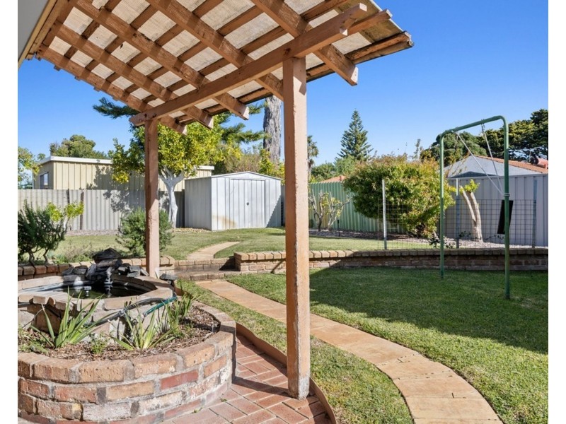 10 Cederdale Way, Safety Bay WA 6169